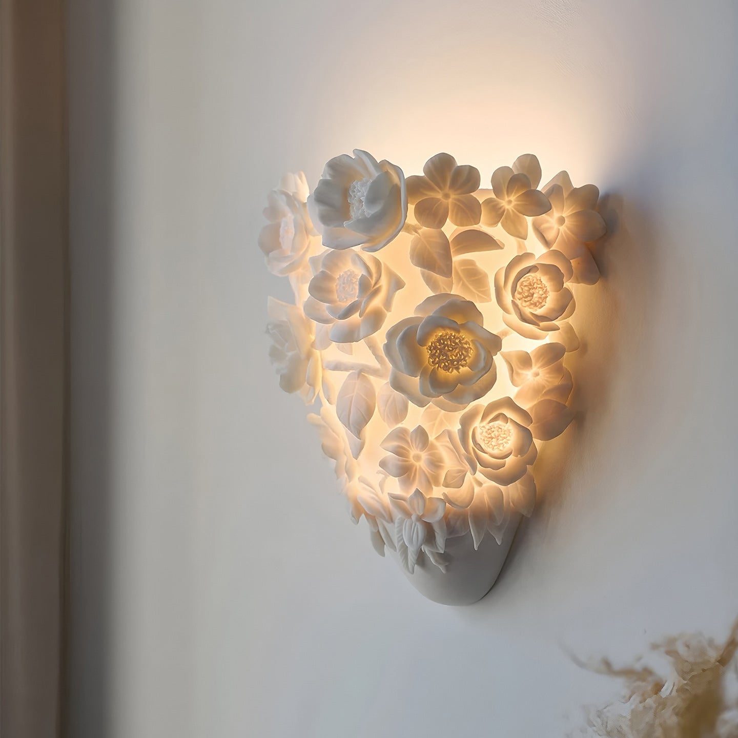 Lunverra Modern Ceramic Floral Wall Lamp