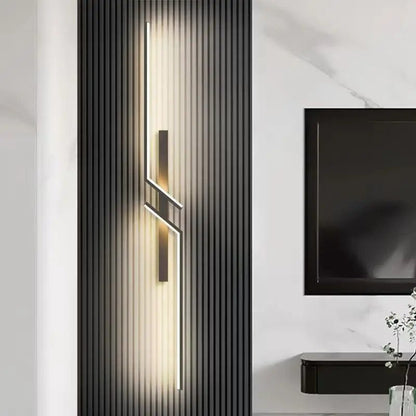 Lunverra Sleek LED Wall Sconce with Adjustable Lighting for Modern Interiors